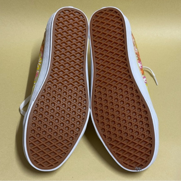 NEW Vans UA SK8-Hi Tapered Yellow Floral Print Sneakers in Psychedelic Resort - Picture 9 of 11